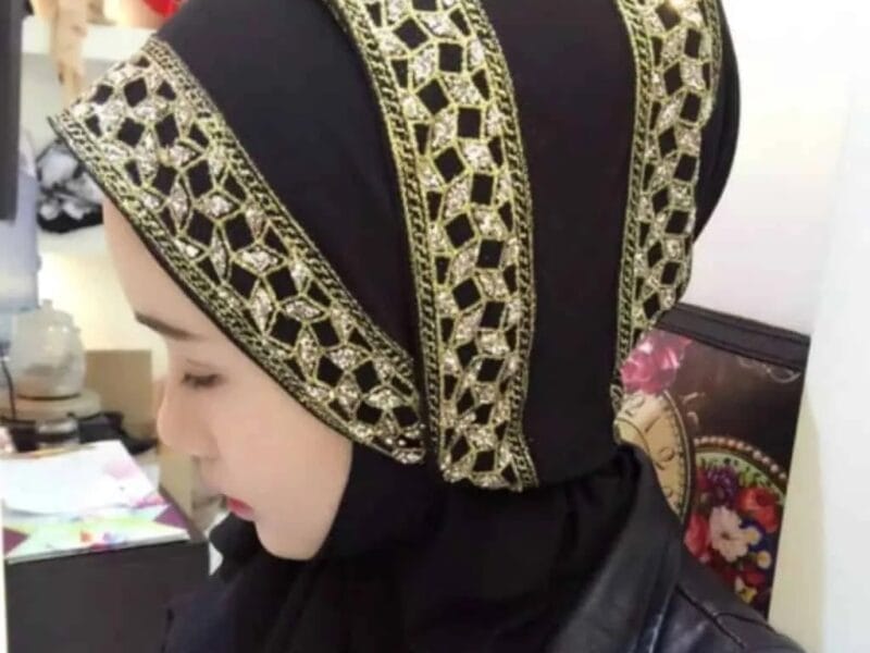 Hijab Scarf Sub Gold Rhinestones Female Long Folk Style (Black)