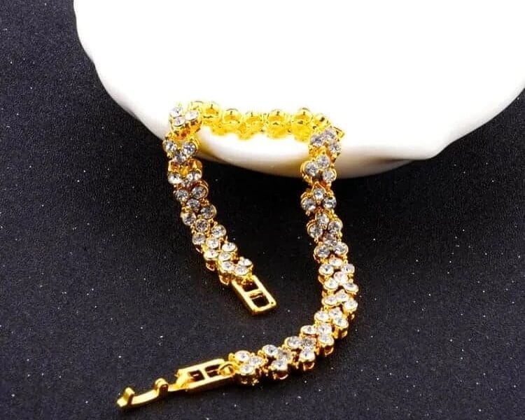 Bracelet With Artificial diamond Inlaid Glamorous Female Crystal (Gold)