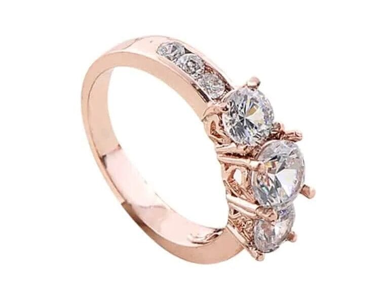 Fashion Micro-inlaid Zircon Engagement Ring Princess Queen Aristocratic Temperament Couple Ring (Rose Gold)
