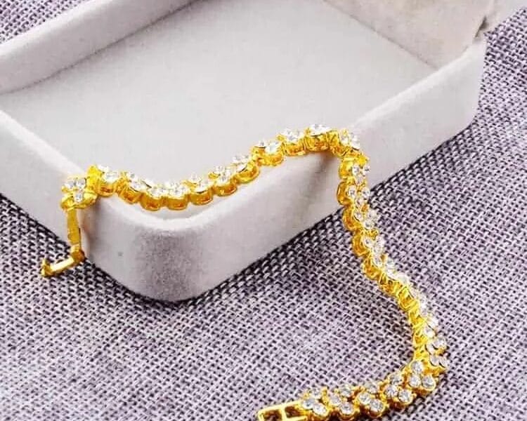 Bracelet With Artificial diamond Inlaid Glamorous Female Crystal (Gold)