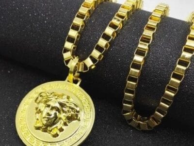 Hip Hop Gold Round Medusa Head Pendant Necklace (Gold)