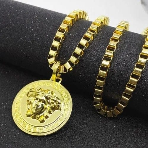 Hip Hop Gold Round Medusa Head Pendant Necklace (Gold)