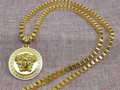 Hip Hop Gold Round Medusa Head Pendant Necklace (Gold)