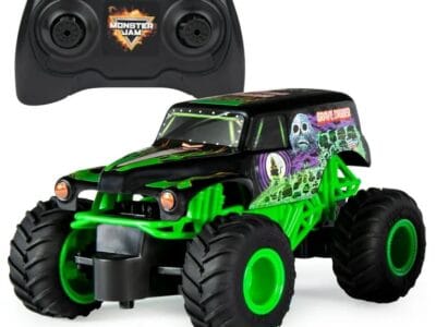 Monster Jam, Official Grave Digger Remote Control Monster Truck, 1:24 Scale, 2.4 GHz, Kids Toys for Boys and Girls Ages 4 and up