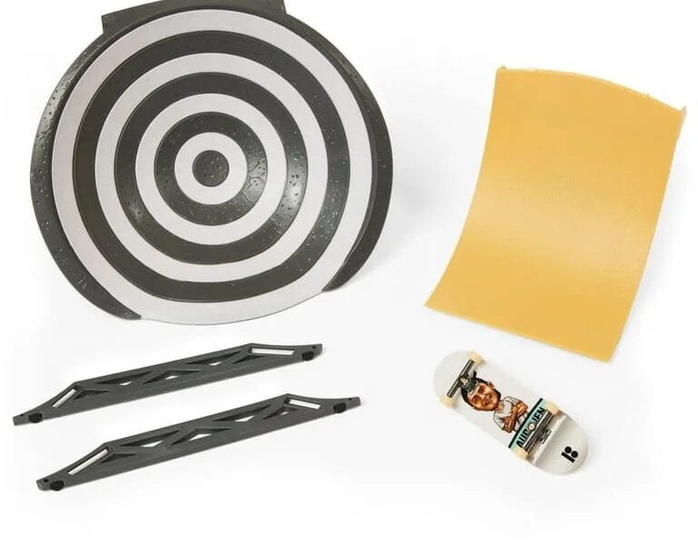 Tech Deck, Build-A-Park World Tour, Square Robert-Bajac (France), Ramp Set with Signature Fingerboard