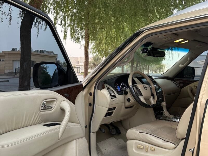 Nissan patrol LE Platinum 2011