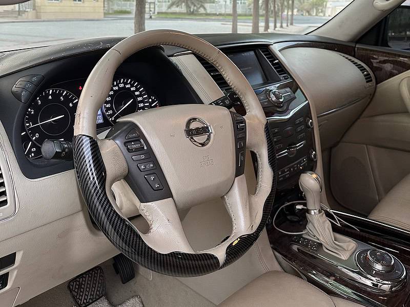 Nissan patrol LE Platinum 2011
