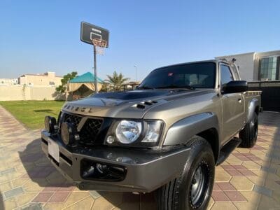 Nissan Patrol Y61 Pickup, with amazing body kit, 4inches lifted king shocks, two LCD screen with apple car play and cruise control