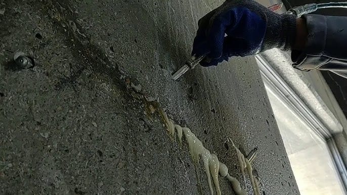 Concrete structures water leakage stoppage using crack injection