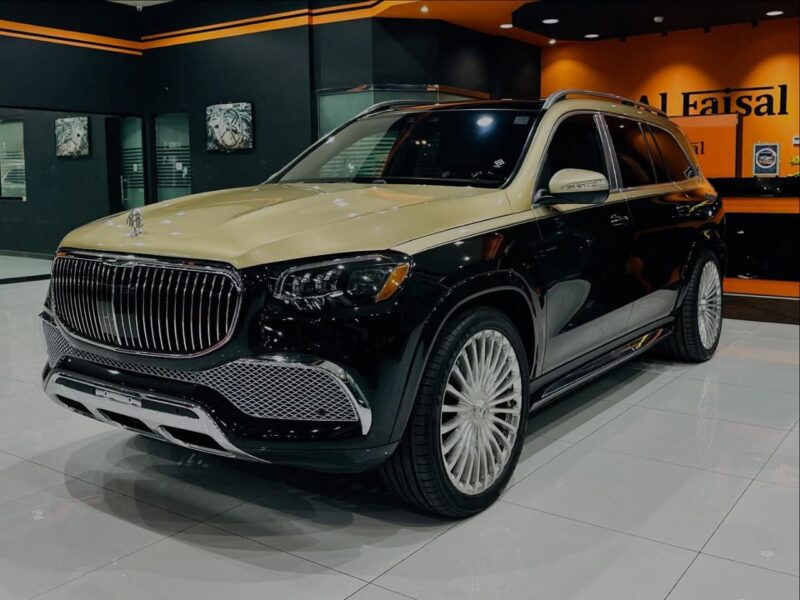 Mercedes-Benz GLS600 Maybach Ultra Luxury SUV 2021 Black & Gold