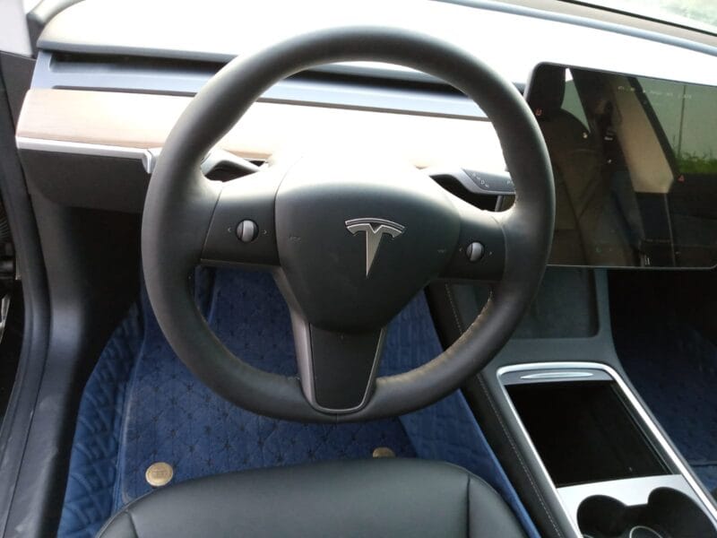 TESLA MODEL 3 COLOR BLACK MODEL YEAR 2021