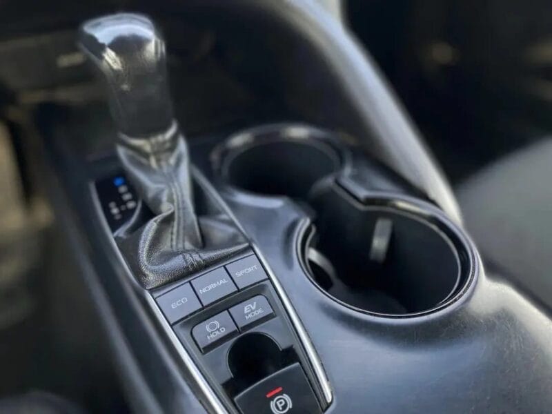 Toyota Camry 2021 , 6 cylinders Taxi