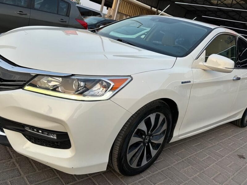 Honda Accord Hybrid Car 2022 Very Good and Clean Condition , 4 cylinders