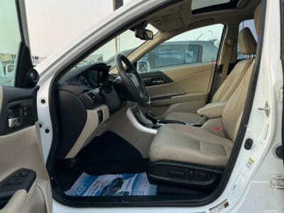 Honda Accord Hybrid Car 2022 Very Good and Clean Condition , 4 cylinders