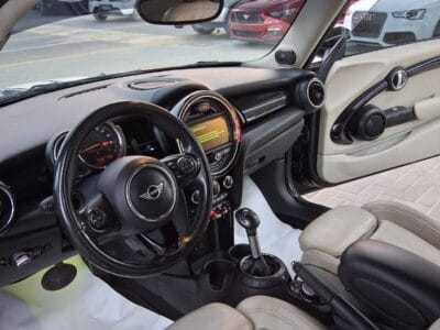 Mini Cooper 2019 , 3 cylinders in Excellent condition