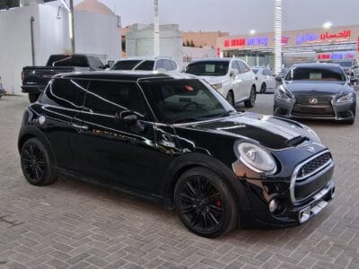 Mini Cooper 2019 , 3 cylinders in Excellent condition