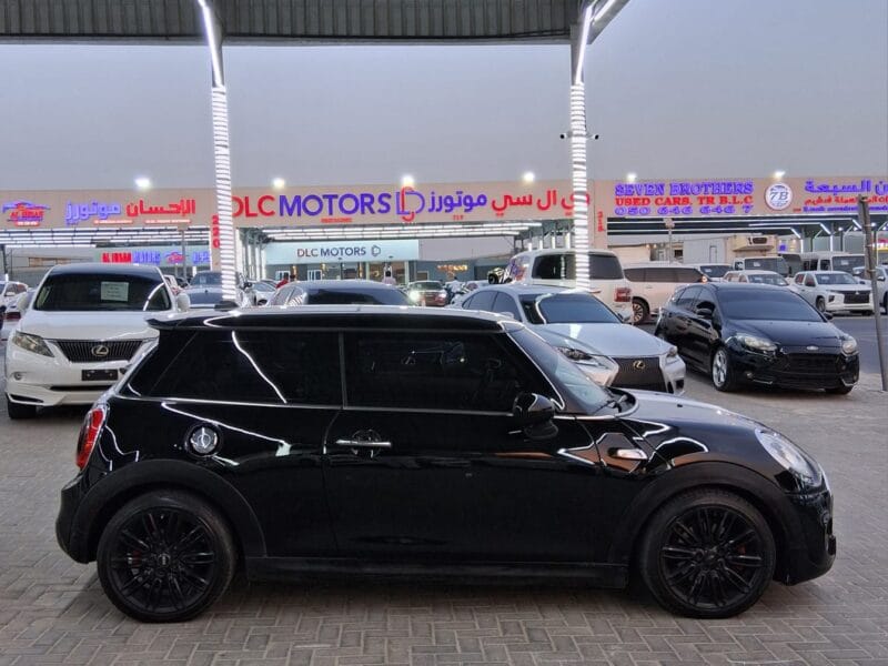 Mini Cooper 2019 , 3 cylinders in Excellent condition