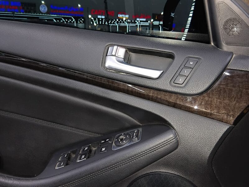 Kia Cadenza 2015 , 6 cylinders Very Clean