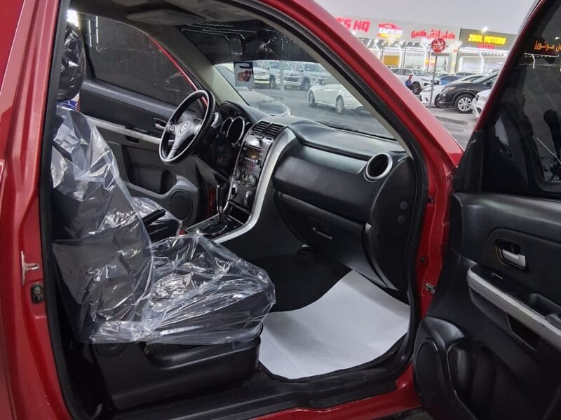 Suzuki Grand Vitara 2011 4 cylinders in Excellent condition