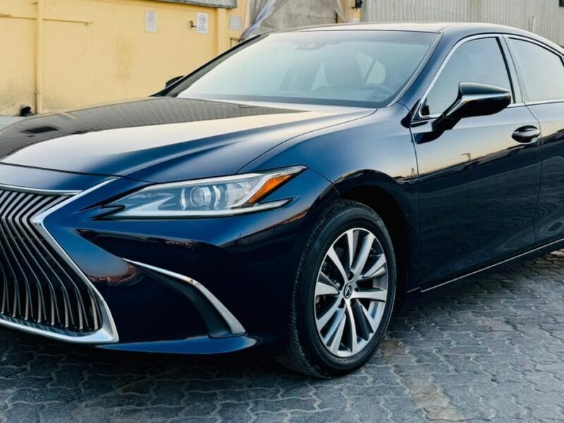 Lexus ES 350 2021 with 6 cylinders