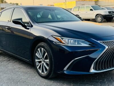 Lexus ES 350 2021 with 6 cylinders
