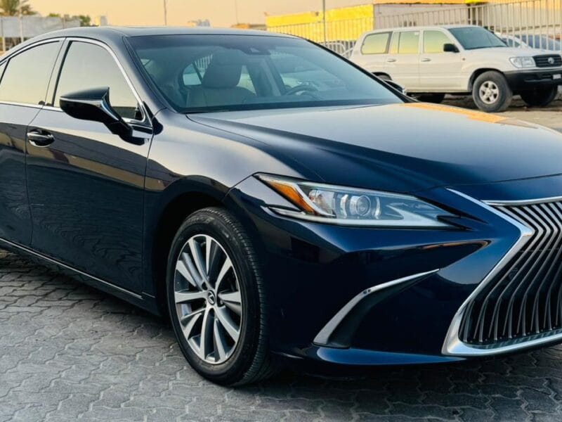 Lexus ES 350 2021 with 6 cylinders
