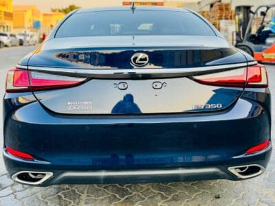 Lexus ES 350 2021 with 6 cylinders