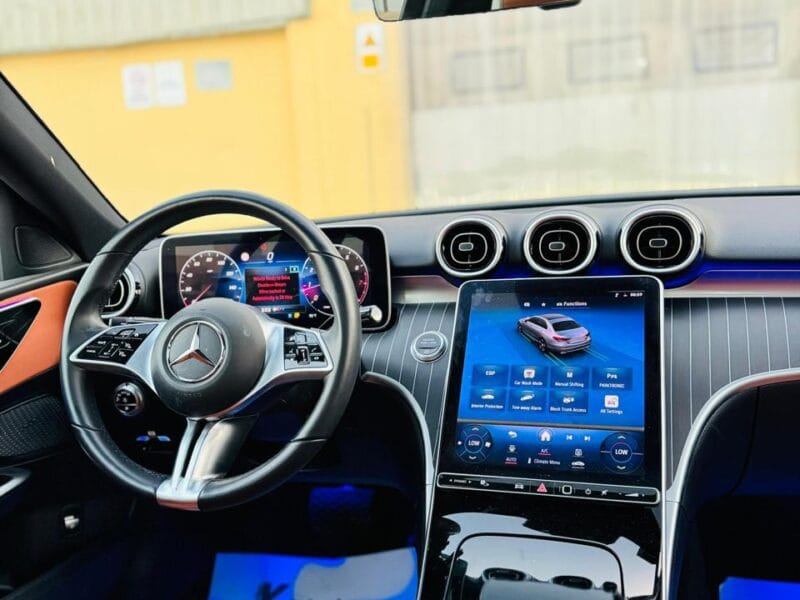Mercedes-Benz C 300 2024 , Clean title