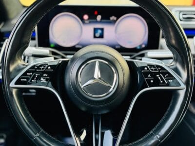 Mercedes-Benz S 580 2021 with 8 cylinders , Clean title