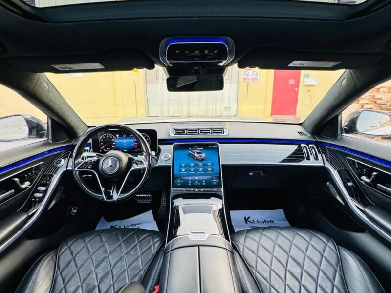 Mercedes-Benz S 580 2021 with 8 cylinders , Clean title