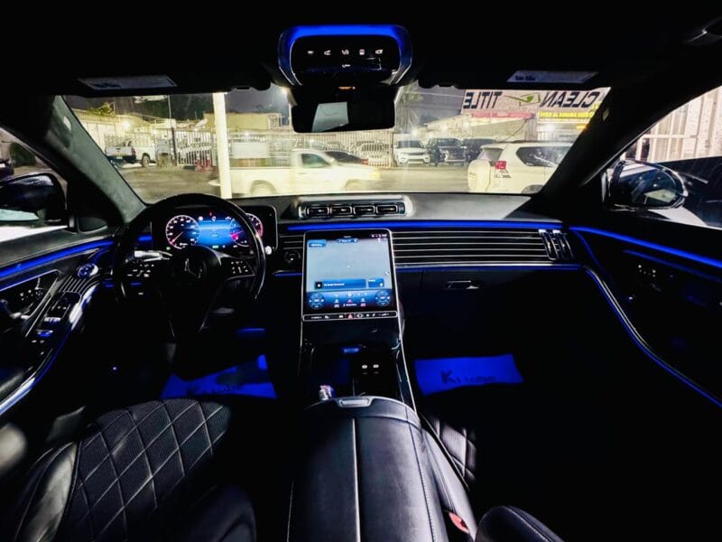 Mercedes-Benz S 580 2021 with 8 cylinders , Clean title