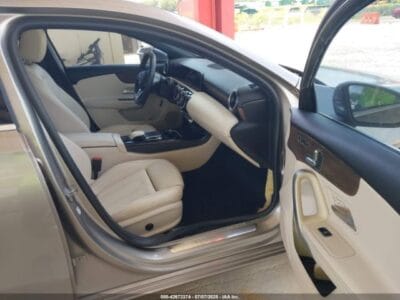 MERCEDES-BENZ A 220 2019