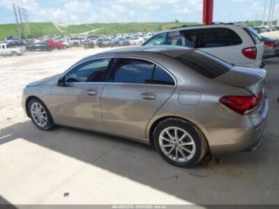 MERCEDES-BENZ A 220 2019