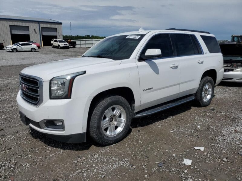 GMC YUKON SLT 2016 with 8 cylinders