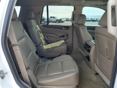 GMC YUKON SLT 2016 with 8 cylinders