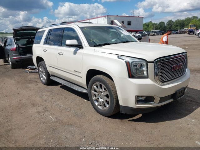 GMC YUKON DENALI 2015 with 8 cylinders