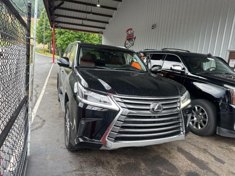Lexus LX 570 2019 with 8 cylinders