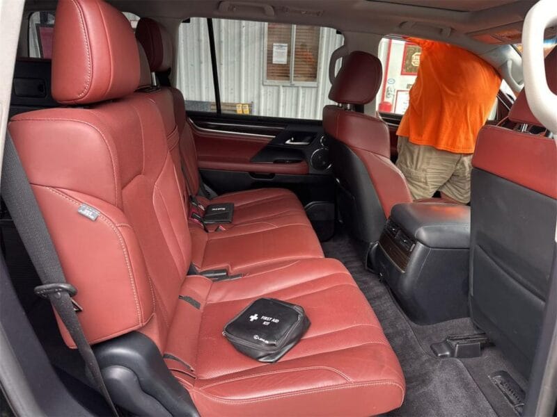 Lexus LX 570 2019 with 8 cylinders