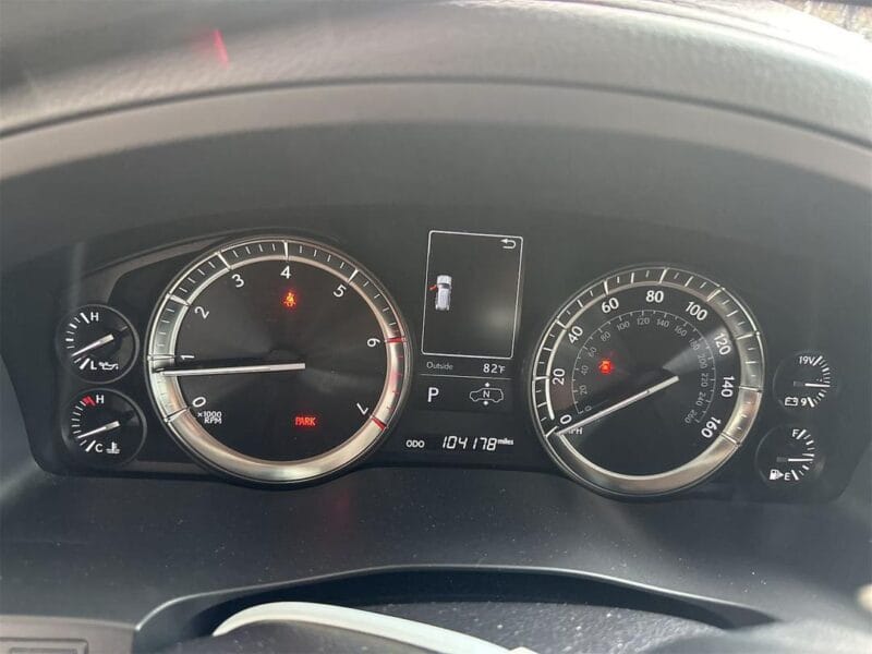 Lexus LX 570 2019 with 8 cylinders