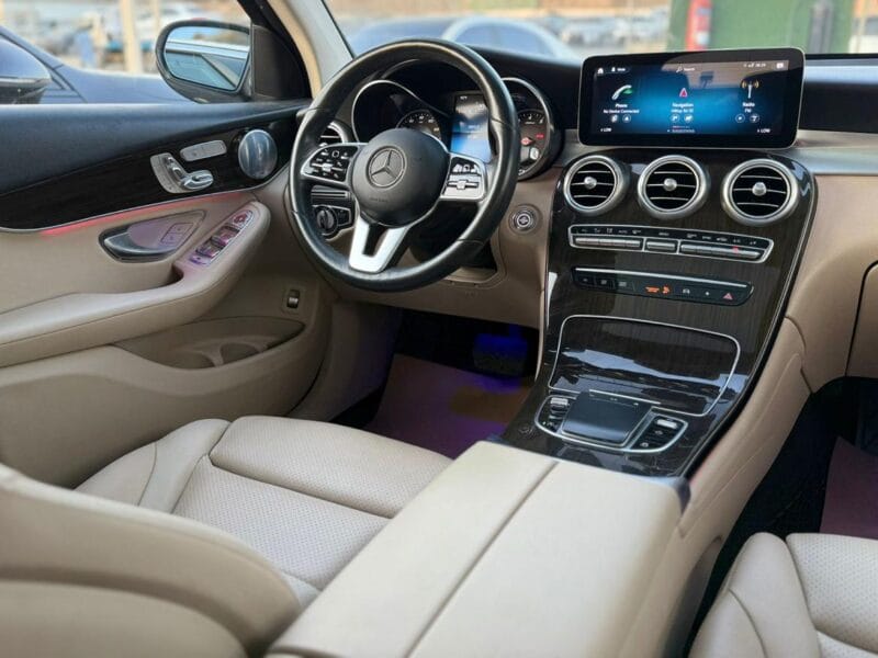 Mercedes-Benz GLC 300 2020 , Clean title