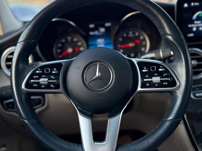 Mercedes-Benz GLC 300 2020 , Clean title