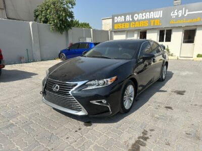 Lexus ES 350 2018 with 6 cylinders