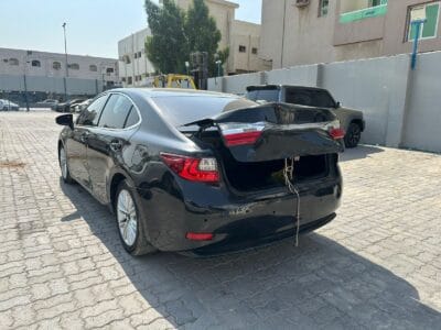 Lexus ES 350 2018 with 6 cylinders