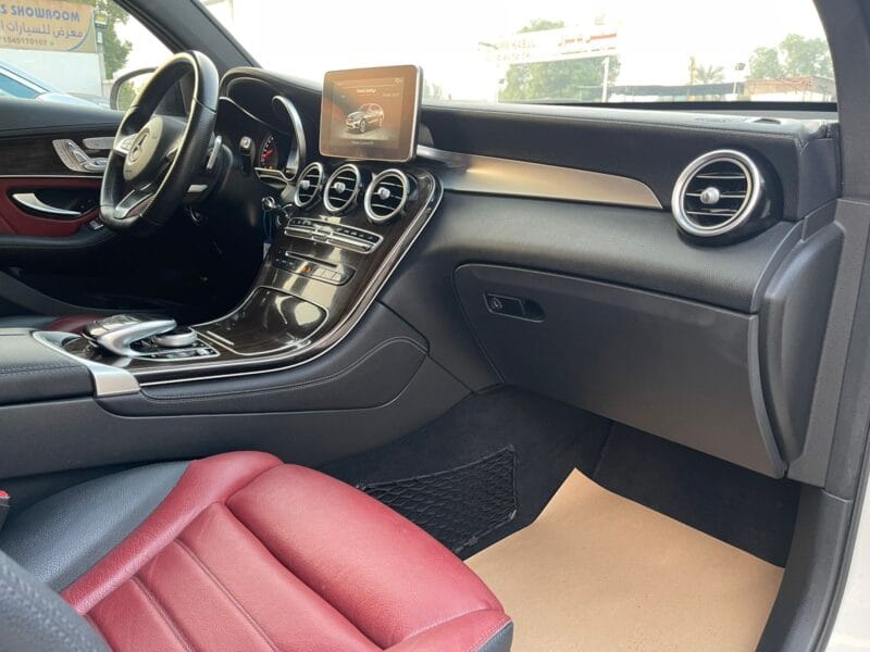 Mercedes-Benz GLC43 AMG 2019 White with 6 cylinders