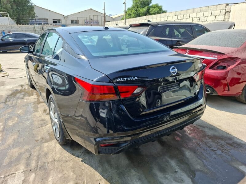 Nissan Altima 2020 with 4 cylinders