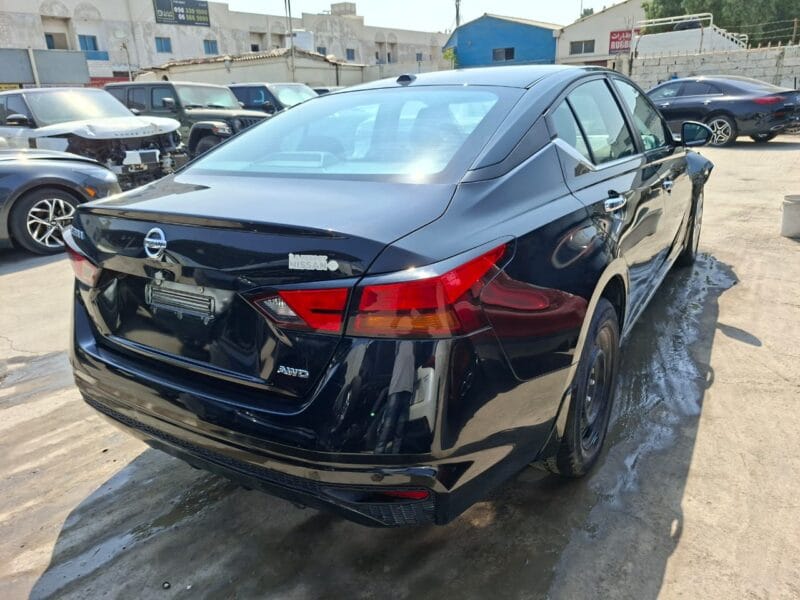 Nissan Altima 2020 with 4 cylinders