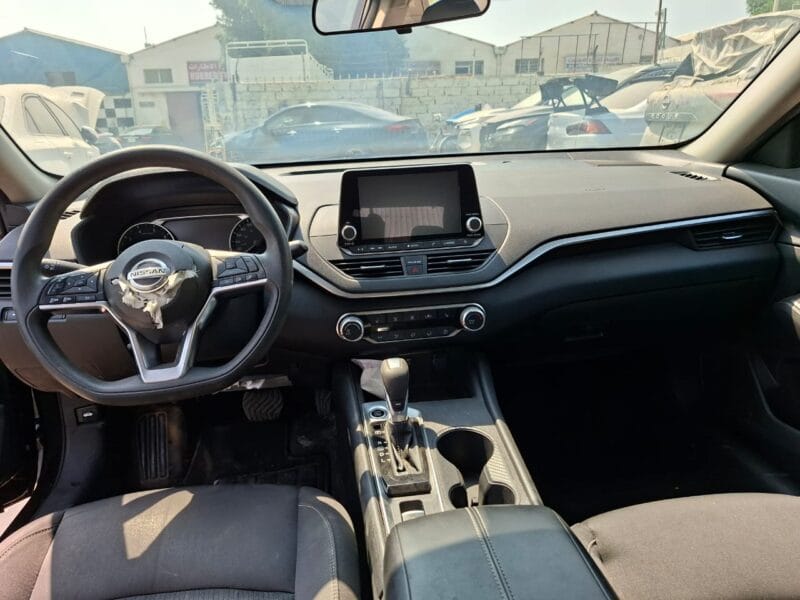 Nissan Altima 2020 with 4 cylinders