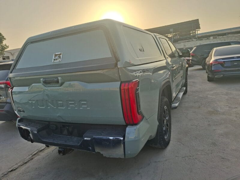 Toyota Tundra 2022 with 6 cylinders