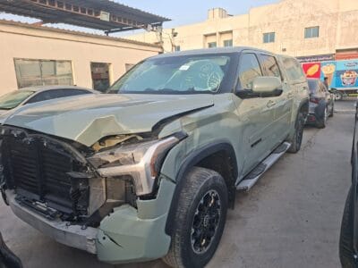 Toyota Tundra 2022 with 6 cylinders