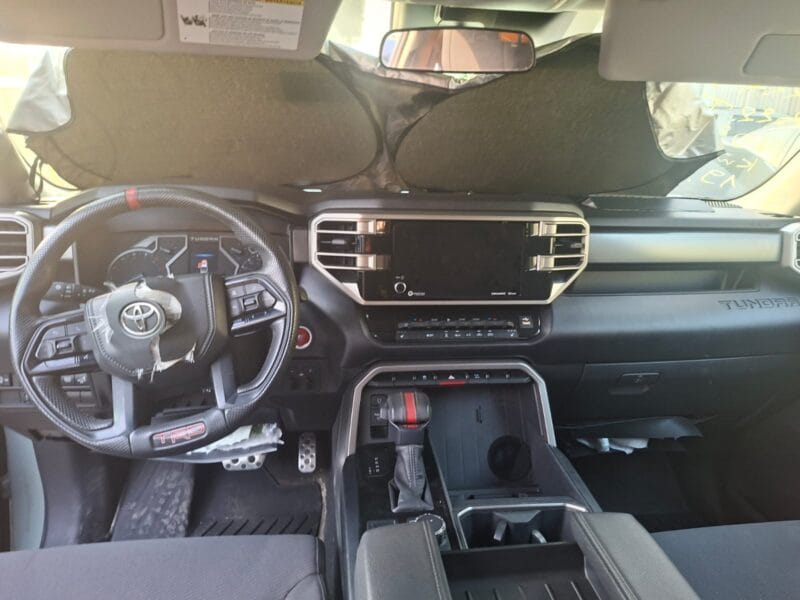 Toyota Tundra 2022 with 6 cylinders